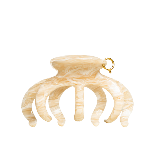 Grip Haarklammer für Afro Haare, Locken und Braids aus cremefarbenem Bio-Acetat mit vergoldetem Charm-Ring